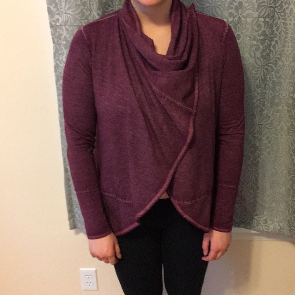 Te verde yoga sweater in plum